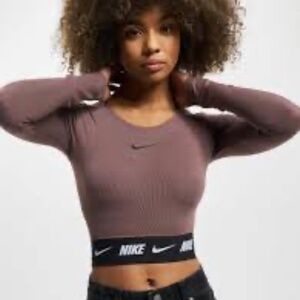 Nike maroon cropped athletic top on the east side size medium